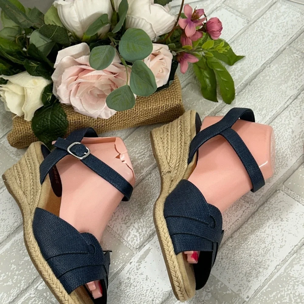 Elegant Navy Espadrille Sandals